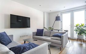No.1 Universal House - Double Bedroom Apartment